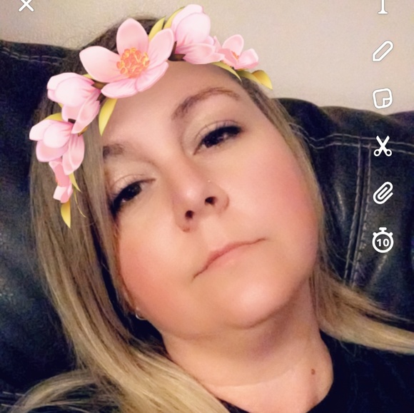 Meet your Posher, Jackie - Picture 2 of 3